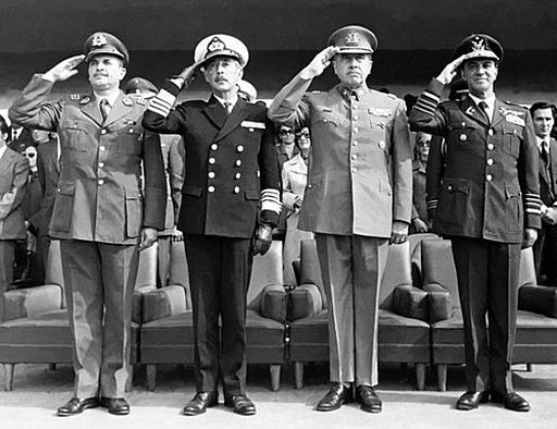 https://commons.wikimedia.org/wiki/File%3ABNC-Junta_Militar_Chile_1973.jpg