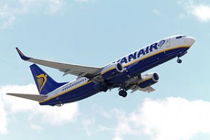 https://commons.wikimedia.org/wiki/File:Ryanair,_Boeing_737-800,_EI-EPB_(19835211941).jpg
